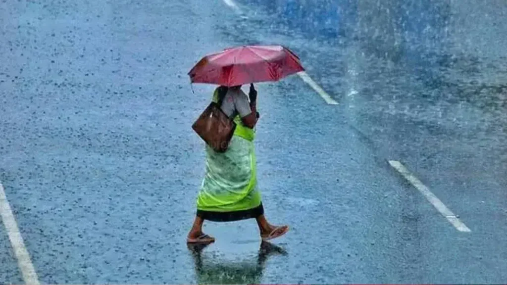 കുട കയ്യിലെടുക്കാം, കേരളത്തിൽ വീണ്ടും ശക്തമായ മഴ എത്തുന്നു, യെല്ലോ അ‌ലർട്ടുള്ള ജില്ലകൾ